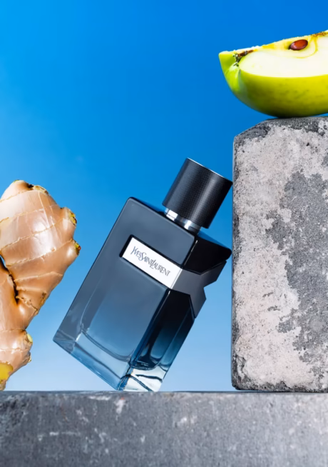 Флакон YSL Y – стилна визия със сребристо лого и тъмно стъкло