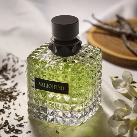 Valentino Donna Green Stravaganza с модерен и стилен дизайн