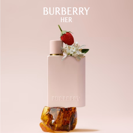 Burberry Her Intense луксозен дамски аромат върху стилен фон