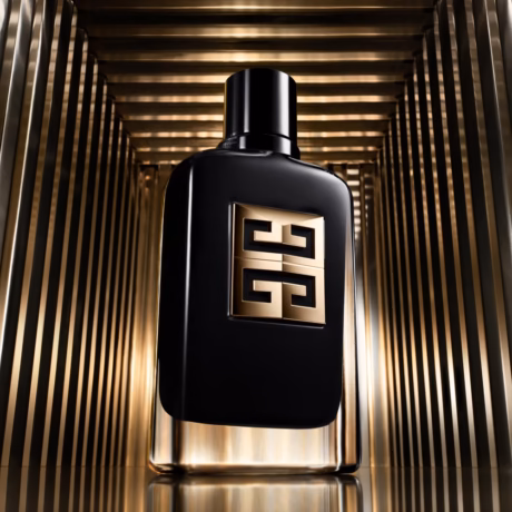 Givenchy Gentleman Society Ambrée оригинален мъжки аромат върху стилен фон