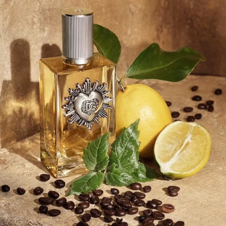 Dolce&Gabbana Devotion For Men шише отблизо – свеж и дървесен аромат за мъже