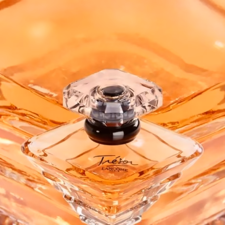 Lancôme Trésor подаръчен комплект с елегантен флакон и изискан дизайн
