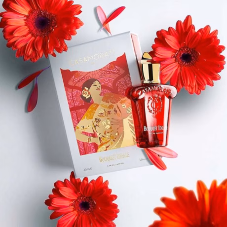 Xerjoff Casamorati Bouquet Ideale оригинален нишов аромат върху стилен фон