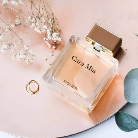 Aigner Cara Mia парфюм с мандарина, бергамот, черен пипер и кардамон