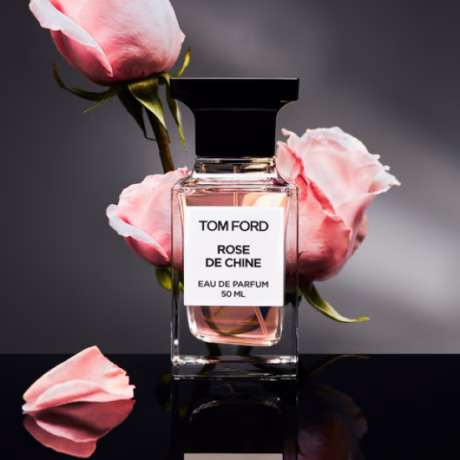 TOM FORD Rose de Chine EDP – детайлен изглед на елегантния флакон.
